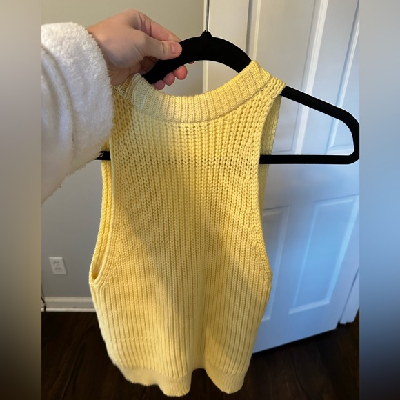 Butter yellow madewell sweater vest nwot size medium - Picture 3 of 3